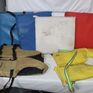 2 Life Jackets & 4 Throwable Life Saving Floaters