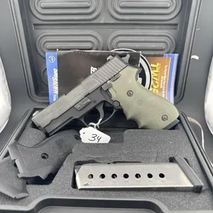 Sig P220 45 auto
Three 8 round clips, extra