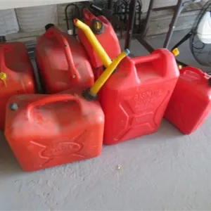 Gas Fuel Cans (Red)