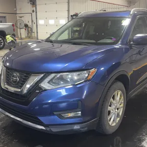 2018  Nissan  Rogue  AWD SV 4dr Crossover