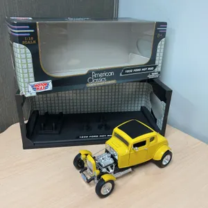 Motor Max 1:18 Scale 1932 Ford Hot Rod Diecast Model with Original American Classics Box, Yellow Fin