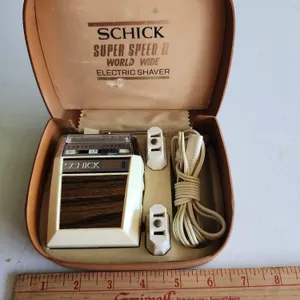 Vintage Schick Super II World Wide Electric Shaver
