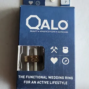 New Qalo Gold Womens Size 7 Ring, Functional Wedding Ring For Active Lifestyle