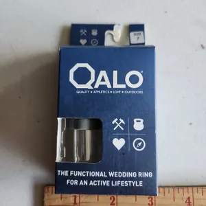 New Qalo Silver Womens Size 7 Ring, Functional Wedding Ring For Active Lifestyle