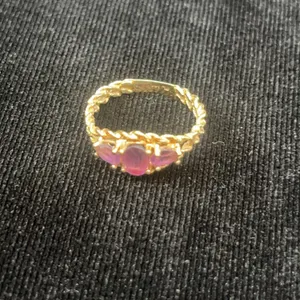 14K Gold Ring with Three Oval-Cut Pink Stones