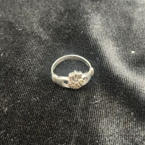 Sterling Silver Ring with Heart and Claddagh Design, Marked ‘BE’