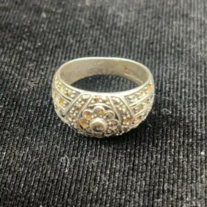 Sterling Silver Ring with Diamond-Like Settings, Size 7.5, 4.6 Grams