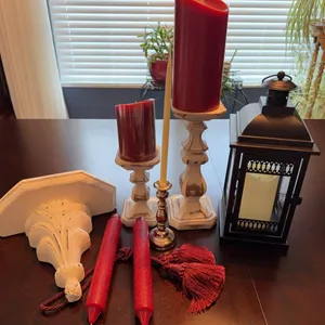 Candles & Home Décor