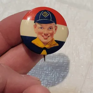 Vintage Cub Scouts Pin circa 1930s / 40s. Offset Grauvre Corporation New York City. K