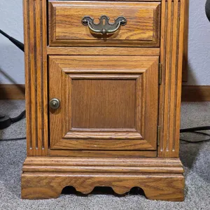 Broyhill Side Table with Magazine Rack. 18 x 25 x 23. * you must bring adequate help to remove and load. Located on main floor. LR