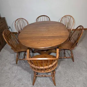 Dining Room Table with 6 Chairs marled Nichols & Stone. 48 x 65 x 29. The leaf is 17". * you must bring adequate help to remove and load. Loca