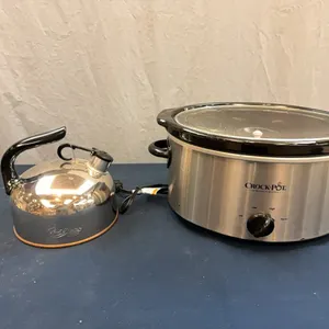 Crock pot, teapot