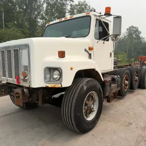 Ford F700 Quad Axle Cab And Chassis