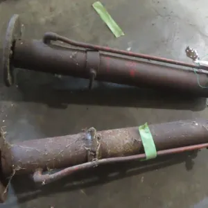 2x Hydraulic Outriggers