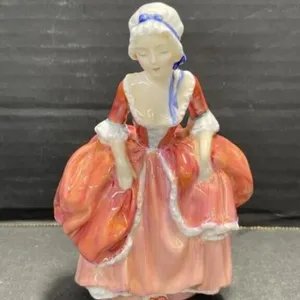 Royal Doulton - Goody Two Shoes   Hn2037