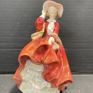 Royal Doulton - Top �O The Hill   HN1834