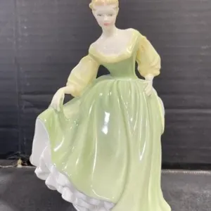 Royal Doulton - Fair Lady    HN2193
