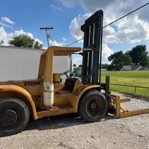 Hyster Forklift w/ 8' Hydraulic Forks
