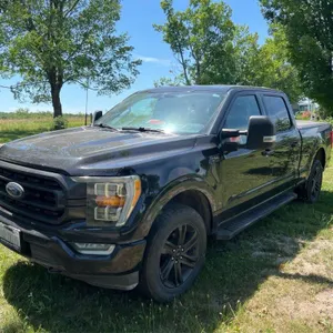2021 Ford F150 Crew Cab 3.5L - 89,000km