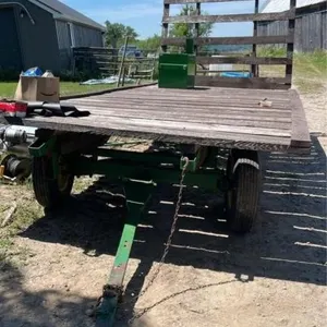 John Deere wagon - 94.5in wide x 16ft long