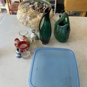 Assorted kitchenware