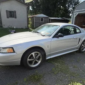 2003 Ford Mustang Car