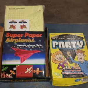 Super paper flyers book/kit & Trivial Pursuit