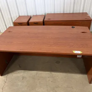Desk W/ Hutch