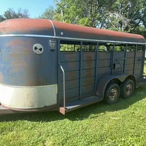 1990 WW Mfg 16’ Livestock Trailer, Tandem Axle, Center Gate - Titled