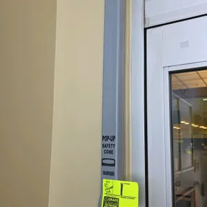 Pop-up wet floor signs