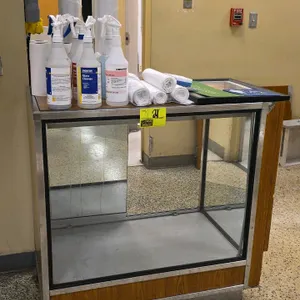 3'/ 20' Laminate and glass customer service desk