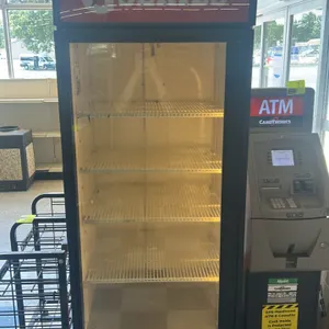 True GDM-26 single-door glass door merchandiser beverage cooler. Features Gatorade G Series branding, 4 adjustable wire shelves, interior lighting, an