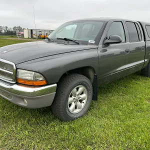 2003 DODGE DAKOTA QUAD CAB SLT, 2WD, V8 MAGNUM, PW/PL, TILT, CRUISE, AC, TOPPER, KM'S UNKNOWN, S/N: 1D7HL48N63S375309