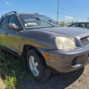 SALVAGE UNIT: 2004 Hyundai Santa Fe SUV
 UNRESERVED