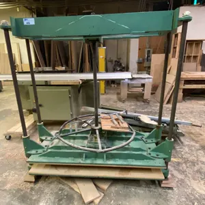 INDUSTRIAL MANUAL SCREW VANEER PRESS
