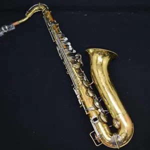 BUESCHER ARISTOCRAT SAXOPHONE IN-CASE