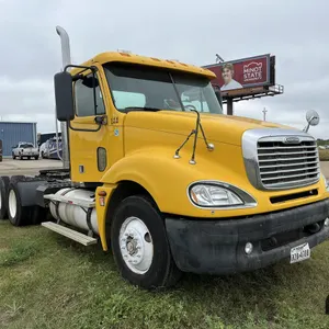 2006 Freightliner Day Cab Semi Truck
