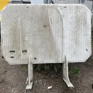 Tread Plate Head Rack (50'x76")
 UNRESERVED