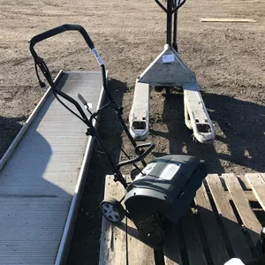 Yardworks Snow Thrower
 UNRESERVED