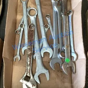 WRENCHES AND ADJUSTABLE WRENCH