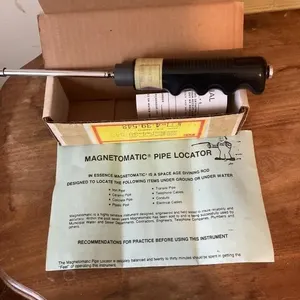 Magnetomatic pipe locator