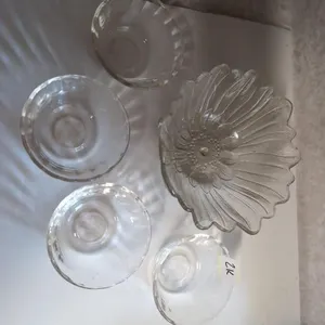 5 glass bowls
