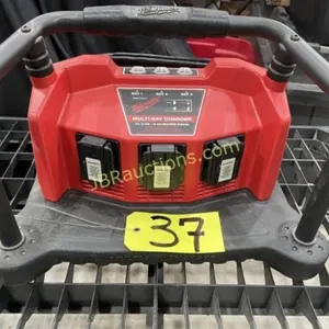 Milwaukee Multi Bay Charger