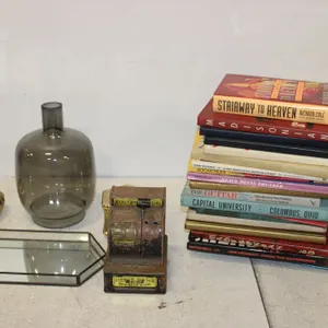 Books & Décor