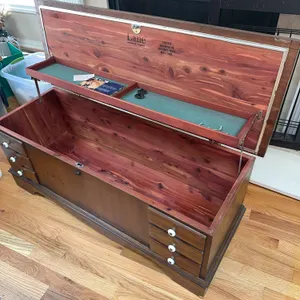 Lane cedar chest