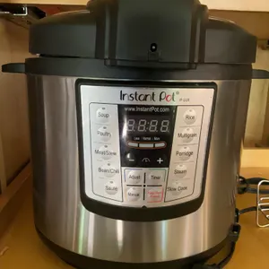Instant Pot IP-LUX with Accessories