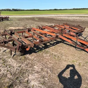 20' International Deep Tillage Cultivator with Hydraulic Ram
