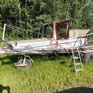 Melroe Spray Coupe w/ Approximately 40' Booms, S/N 4907