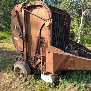 International 241 Round Baler