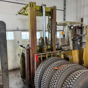 Clark NP300-30B Forklift